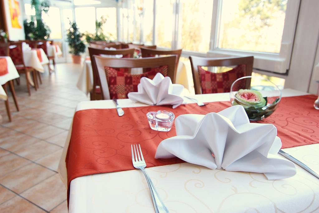 Hotel - Restaurant Berghof Berghausen  Dış mekan fotoğraf