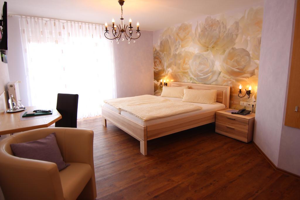 Hotel - Restaurant Berghof Berghausen  Dış mekan fotoğraf